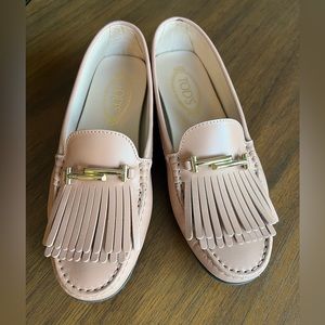 TOD’s driving shoes